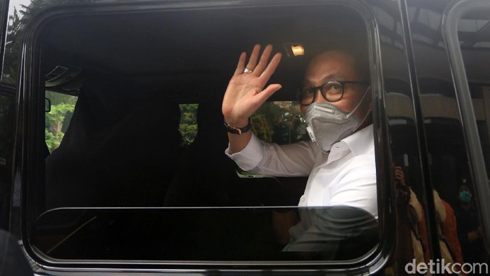 Ketua Komisi III DPR Temui Kapolda Metro Bahas Pembakaran Bendera PDIP Ketua Komisi III yang sekaligus politisi PDIP Herman Herry menemui Kapolda Metro Jaya Irjen Nana Sudjana. Pertemuan itu terkait kasus pembakaran bendera PDIP.
