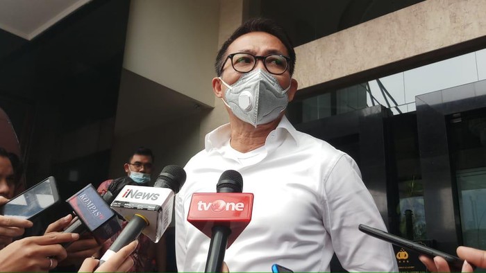Ketua Komisi III DPR Temui Kapolda Metro, Minta Usut Pembakar Bendera PDIP