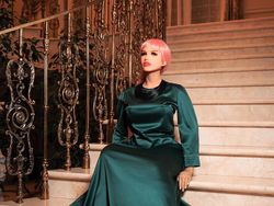 Kisah Cinta Binaragawan dengan Robot Seks, Bakal Segera Menikah