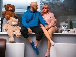 Kisah Cinta Binaragawan dengan Robot Seks, Bakal Segera Menikah