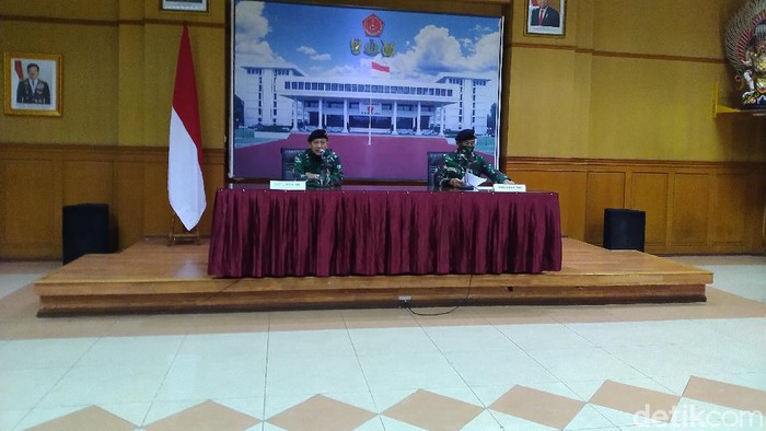 Konferensi pers Komandan Pusat Misi Pasukan Perdamaian (PMPP) TNI Mayjen TNI Victor Hasudungan Simatupang soal prajurit TNI gugur di Kongo (Sachril Agustin Berutu/detikcom)