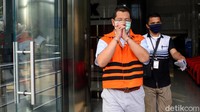 KPK menduga perbuatan tersangka mengakibatkan kerugian negara sebesar Rp 205,3 miliar dan USD 8,65 juta atau setara dengan Rp 125 miliar. Jika ditotal, kerugian negara dalam kasus itu diduga mencapai Rp 330 miliar.