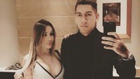 Salah satu WAGS yang mencuri perhatian netizen adalah Larissa Periera yang merupakan istri dari Roberto Firminho. Foto: Instagram