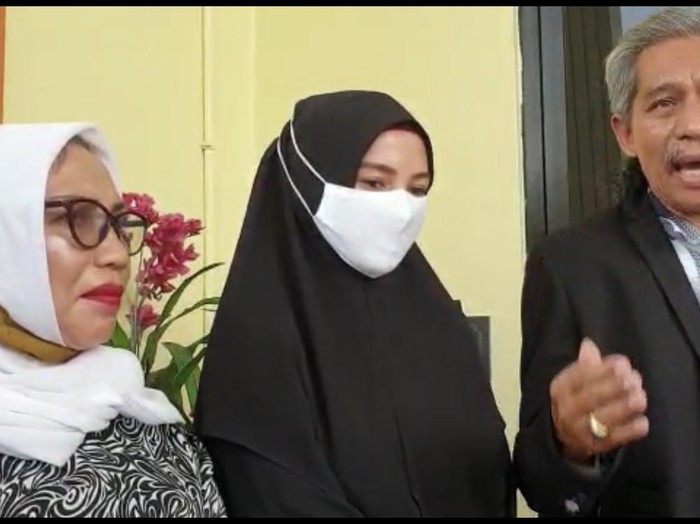 limbad dan benazir endang cerai