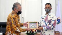 Bantuan yang diberikan sebesar Rp 1 Miliar.