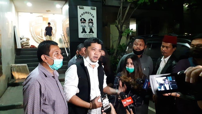 Melan Refra membesuk John Kei
