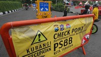Polda Jawa Timur, menindaklanjuti Peraturan Gubernur (Pergub) Jawa Timur Nomor 18 Tahun 2020 tentang Pedoman Pembatasan Sosial Berskala Besar (PSBB) Dalam Penanganan COVID-19 di Provinsi Jawa Timur, menyiapkan metode pengamanan dan personel untuk melaksanakan peraturan tersebut.