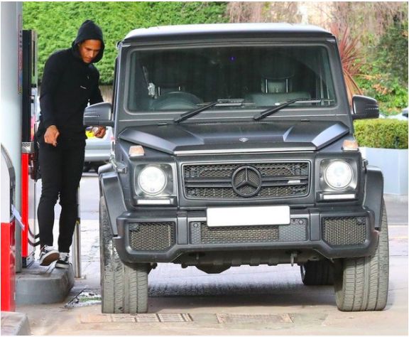 Mobil-mobil pemain liverpool