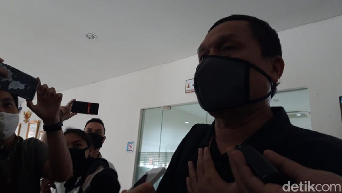 Orang tua yang protes saat jumpa pers Disdik DKI tentang PPDB (Rahel/detikcom)
