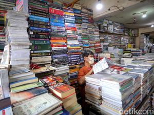 Pedagang Buku Kwitang Bertahan di Masa Pandemi
