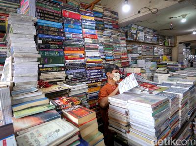 Pedagang Buku Kwitang Bertahan di Masa Pandemi