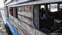 Aktivitas penyeberangan di pelabuhan itu kembali dibuka dengan menerapkan protokol kesehatan yang ketat.