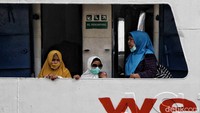 Dalam sehari Pelabuhan Kali Adem dapat memberangkatka 5-6 kapal.