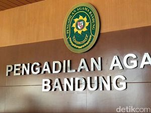 Jabar-Banten Sepekan: Aa Gym Ceraikan Lagi Teh Ninih-Heboh Aliran Hakekok