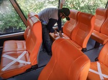 Alasan Ilmiah di Balik Kursi Tengah Transportasi Umum Kerap Sepi