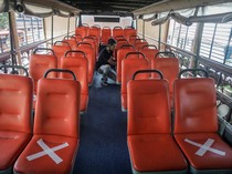Riset Ini Bongkar Penyebab Orang Ogah Duduk di Kursi Tengah Transum