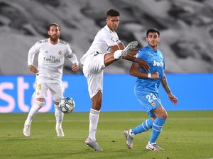 Raphael Varane Tak Disentuh Zidane