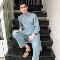 Orangtuanya boleh saja terkenal dan berduit, tapi Verrell Bramasta tetap bekerja untuk mendapat keinginannya. Salah satu hasil jerih payah putra Venna Melinda ini sebagai aktor adalah sebuah rumah. Kabarnya, Verrel yang saat ini berusia 23 tahun membeli rumah tersebut seharga Rp 3 miliar. (Foto: Instagram)