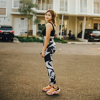 Rumah harga miliaran rupiah berhasil dimiliki oleh finalis Indonesian Idol musim ke-9, Brisia Jodie. Pertama aku beli itu di bulan September atau Oktober 2018. 1,8 miliar rupiah. Tapi sekarang udah naik jadi 2,2 miliar, kata penyanyi 22 tahun itu dalam sebuah wawancara pada 2019. (Foto: Instagram)