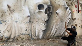 Aku suka melukis di semua tempat yang ditinggalkan ini. Yang terutama, aku suka rumah-rumah terlantar, istana, kastil dan pabrik. ujarnya yang dilansir dari Boredpanda. (Foto: Instagram/scaf_oner)