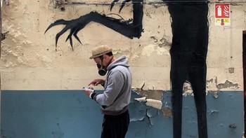 Menurutnya dengan melakukan seni di sana ia dapat mengubah dan menambahkan nilai ekstra pada tempat tersebut. (Foto: Instagram/scaf_oner)