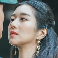 Seo Ye Ji kini tengah jadi atensi karena perannya sebagai Ko Moon-young, penulis buku anak yang cantik dalam serial Its Okay to Not Be Okay yang sedang tayang di tvN dan Netflix. Foto: Dok. tvN