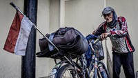 2017 lalu saya sudah pernah ke Madura sampai Bali selama 35 hari. Jadi mungkin karena sudah terbiasa gowes jauh, jadi ketagihan sampai sekarang. Keluarga juga engga pernah melarang, pungkas Subiyatno. (Whisnu Pradana/detikcom)
