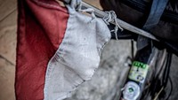 Selama perjalanan, Subiyatno hanya membawa uang Rp 140 ribu. Dia juga membawa sejumlah pakaian yang disimpan di dalam tas yang diikat dengan karet ban di jok belakang sepedanya. (Whisnu Pradana/detikcom)
