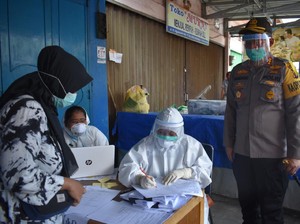 Tracing Klaster Bank BUMN, Swab Massal Digelar di Pasar Sukaramai Pekanbaru