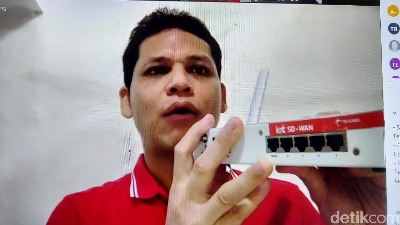 Telkomsel digandeng Alfamart untuk menyediakan solusi koneksi jaringan yang berbasis Internet of Things (IoT).