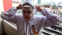 Tak hanya memproduksi face shield wajah, konsumen juga dapat memesan face shield yang akan dibuat di percetakan tersebut, mulai dari gambar kartun hingga tokoh pahlawan super.