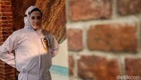 Harga yang dipatok untuk satu face shield unik ini adalah Rp 50 ribu.