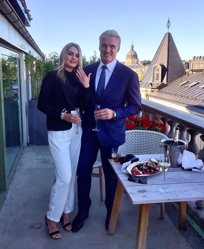 Calon istri Dolph Lundgren bernama Emma Krokdal. Dikabarkan Daily Mail, pria berusia 62 tahun itu diketahui melamar Emma di negara asalnya, Swedia. (Foto: Instagram/@emmakrokdal)