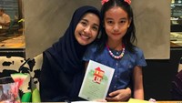 Di Instagram Engku Emran sekarang, foto Bella masih terpajang. Termasuk foto ketika Bella dan Aleesya makan bareng untuk pertama kalinya. Momen ini berlangsung pada Juli 2017. Foto: Instagram narmeukgne/engku.aleesyaemran