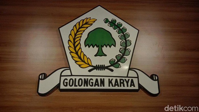 Ketua Umum Partai Golkar, Airlangga Hartarto menyebut Golkar dan Demokrat akan mengusung 33 pasang calon di Pilkada Serentak 2020. Lalu bagaimana di Jawa Timur?