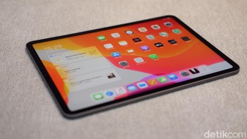 Masih dalam ukuran 11 inch dan satu lagi 12,9 inch. Foto: Adi Fida Rahman/detikINET