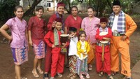 Diaspora masyarakat Betawi memang banyak ditemui di mana-mana, tak terkecuali di Kampung Sawah, Bekasi. Hanya tak melulu identik dengan agama Islam, tak sedikit juga warga Betawi di Kampung Sawah yang beragama nasrani (dok Komunitas Palang Pintu Sedulur Napiun Kampung Sawah)