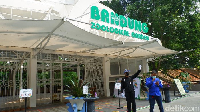 Kebun Binatang Bandung dibuka