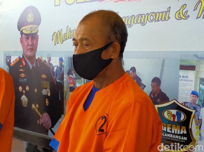Seorang lansia di Banyuwangi menghamili anak tirinya yang masih di bawah umur. Usia kehamilan korban kini sudah mencapai 5 bulan.