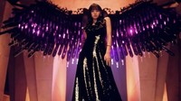 Pada awal video Blackpink, Lisa tampil begitu anggun. Foto: Instagram Lisa Blackpink