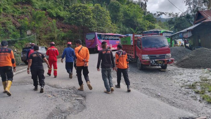 Lokasi mobil terjebak imbas longsor di Palopo Sulsel