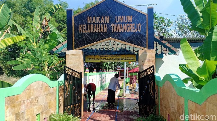 Demi bisa tampil modis, mahasiswi ini nekat menjadi pembobol ATM. Ia berkomplot dengan dua pria lainnya yang kini juga sudah diringkus.