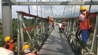 Bidang Cipta Karya di 274 lokasi, meliputi antara lain kegiatan  pengembangan kawasan permukiman, pembangunan dan rehabilitasi prasarana pendidikan, pengembangan sarana prasarana olahraga, dan pasar, pembinaan dan pengembangan Sistem Penyediaan Air Minum (SPAM), penataan bangunan dan lingkungan. Salah satu contohnya adalah rehabilitasi dan renovasi sarana prasarana sekolah. Pool/Kementerian PUPR.