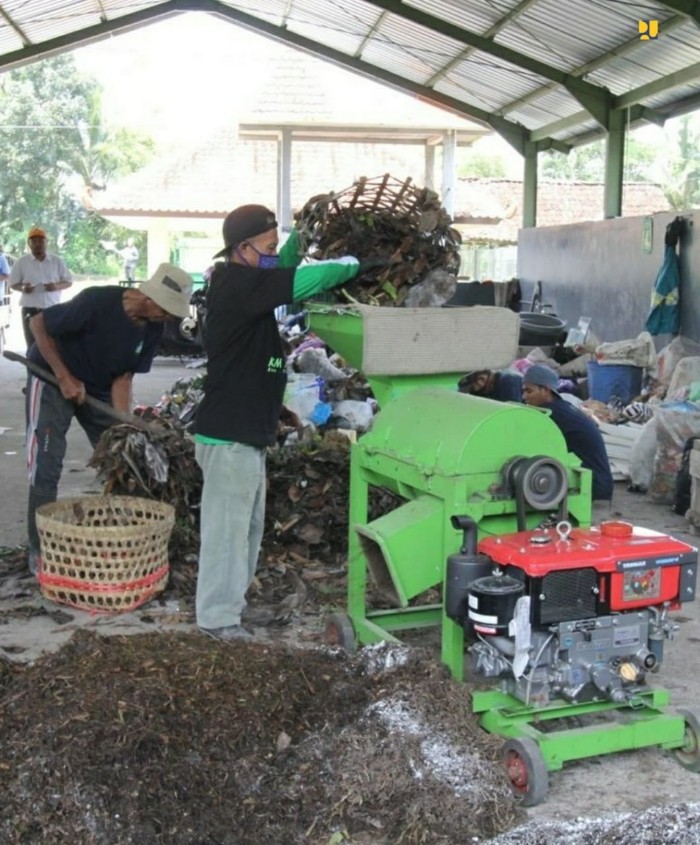 Kementerian PUPR mempercepat penyaluran Program Padat Karya Tunai (PKT/cash for work) guna mengurangi angka pengangguran pada masa pandemi COVID-19.