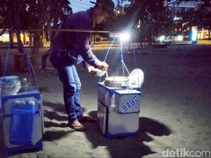 Benarkah Bakso Cuanki Kependekan dari Cari Uang Jalan Kaki?