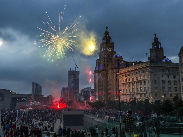 Pesta Pendukung Liverpool Berlanjut