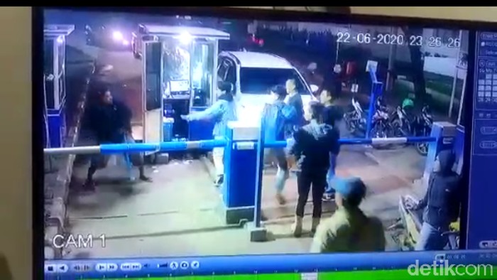 Petugas parkir al ihsan dianiaya