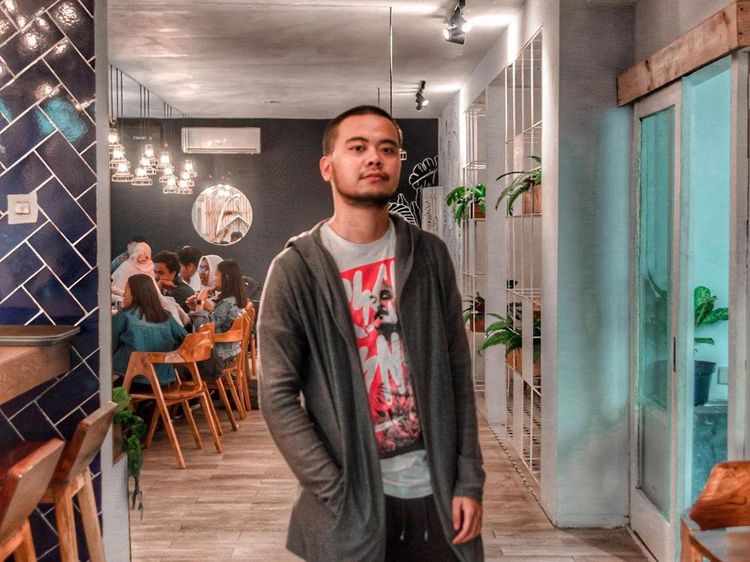 Reza SMASH Sering Nongkrong di Kafe Kekinian, Ini Buktinya