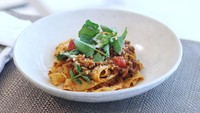 Sajian menu andalan juga sudah bisa dinikmati, seperti The 18th Prime Tomahawk, Black Angus Tenderloin juga home made pasta dengan cita rasa yang otentik pun siap dihidangkan. (dok. Trans Luxury Hotel)