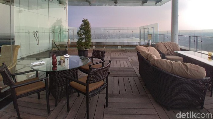 Trans Luxury Hotel